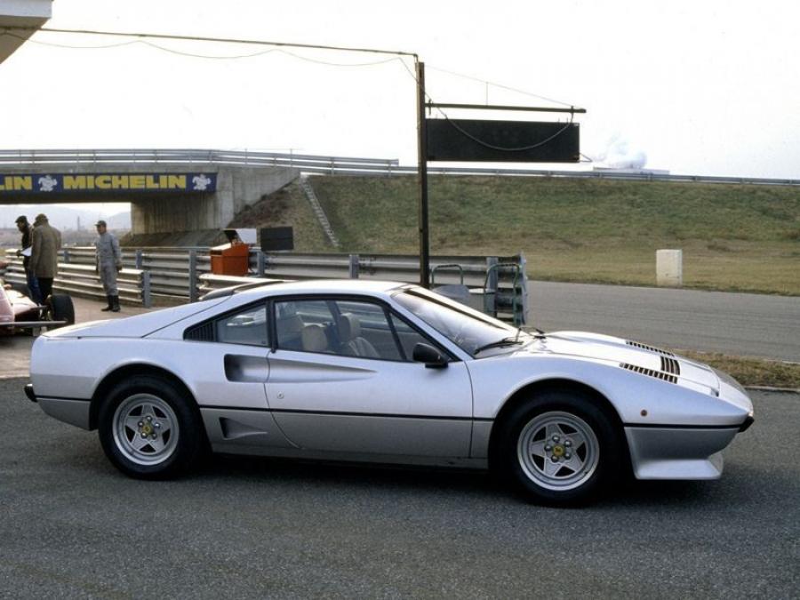  Ferrari 208 GTB Turbo 1982 года  (фото 4 из 12)